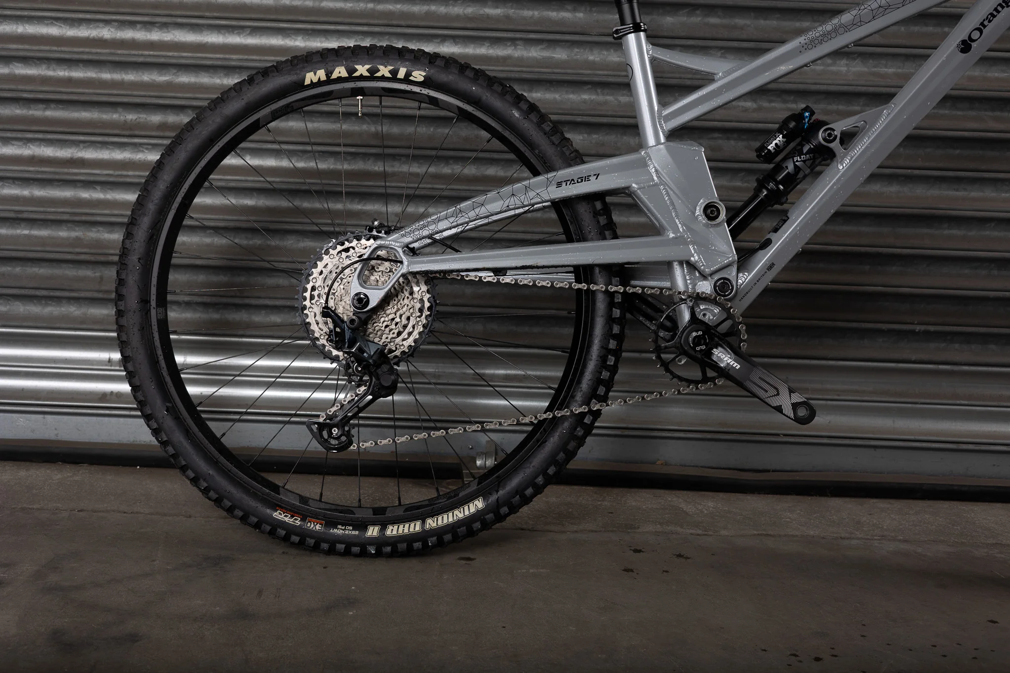 Ex-Demo 2025 Stage 7 Pro, Large, Silver Shadow - Image 4