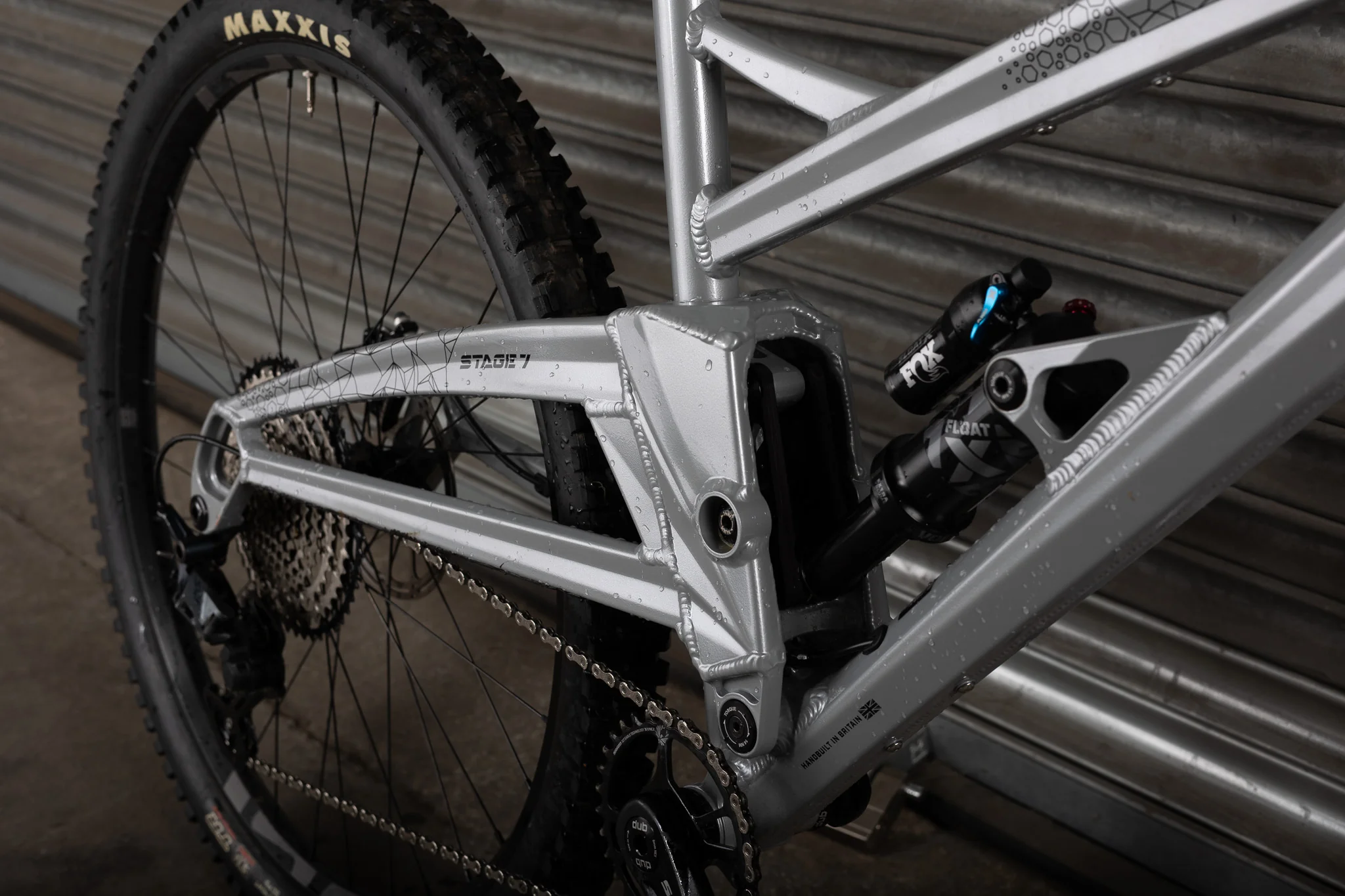 Ex-Demo 2025 Stage 7 Pro, Large, Silver Shadow - Image 6