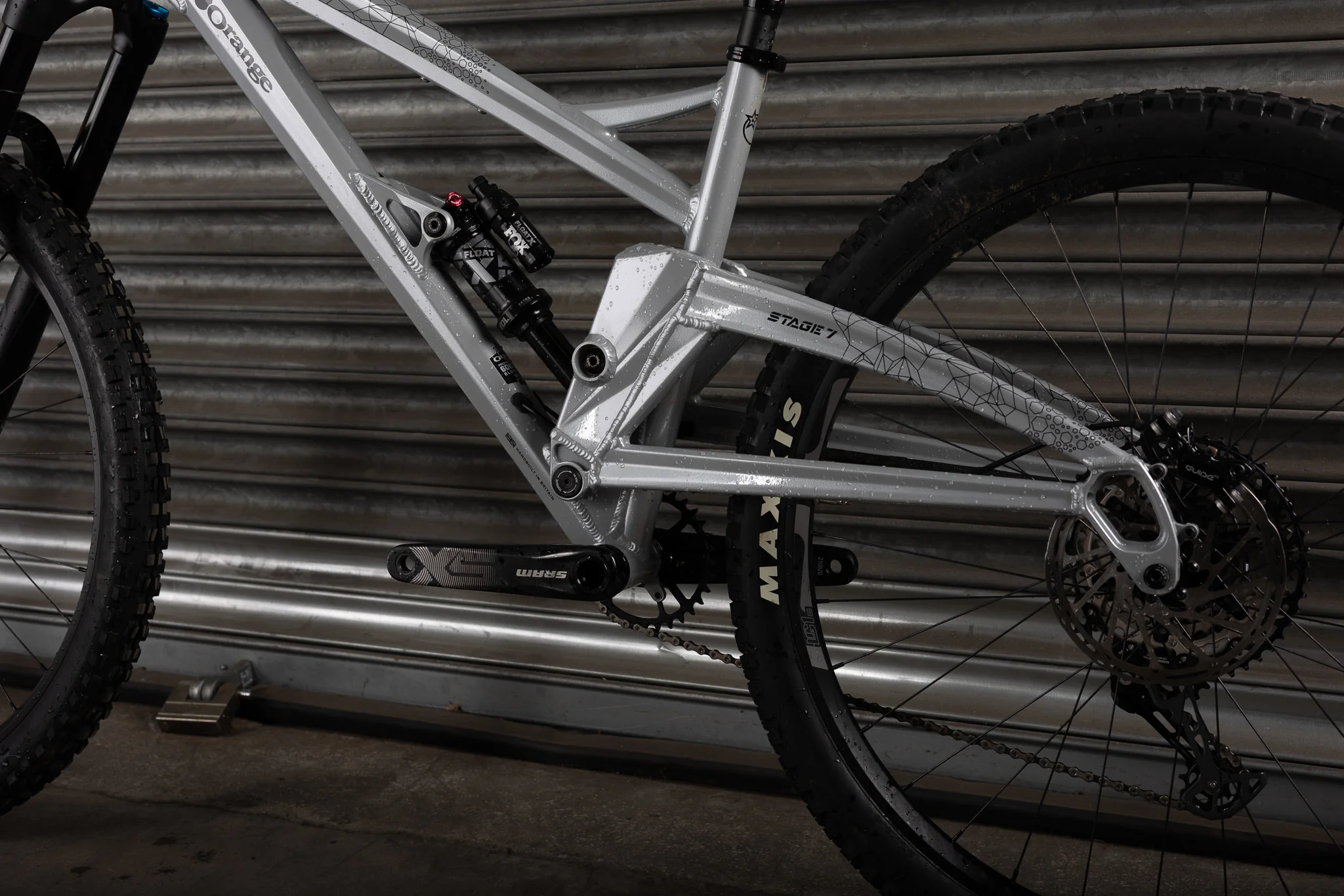 Ex-Demo 2025 Stage 7 Pro, Large, Silver Shadow - Image 9