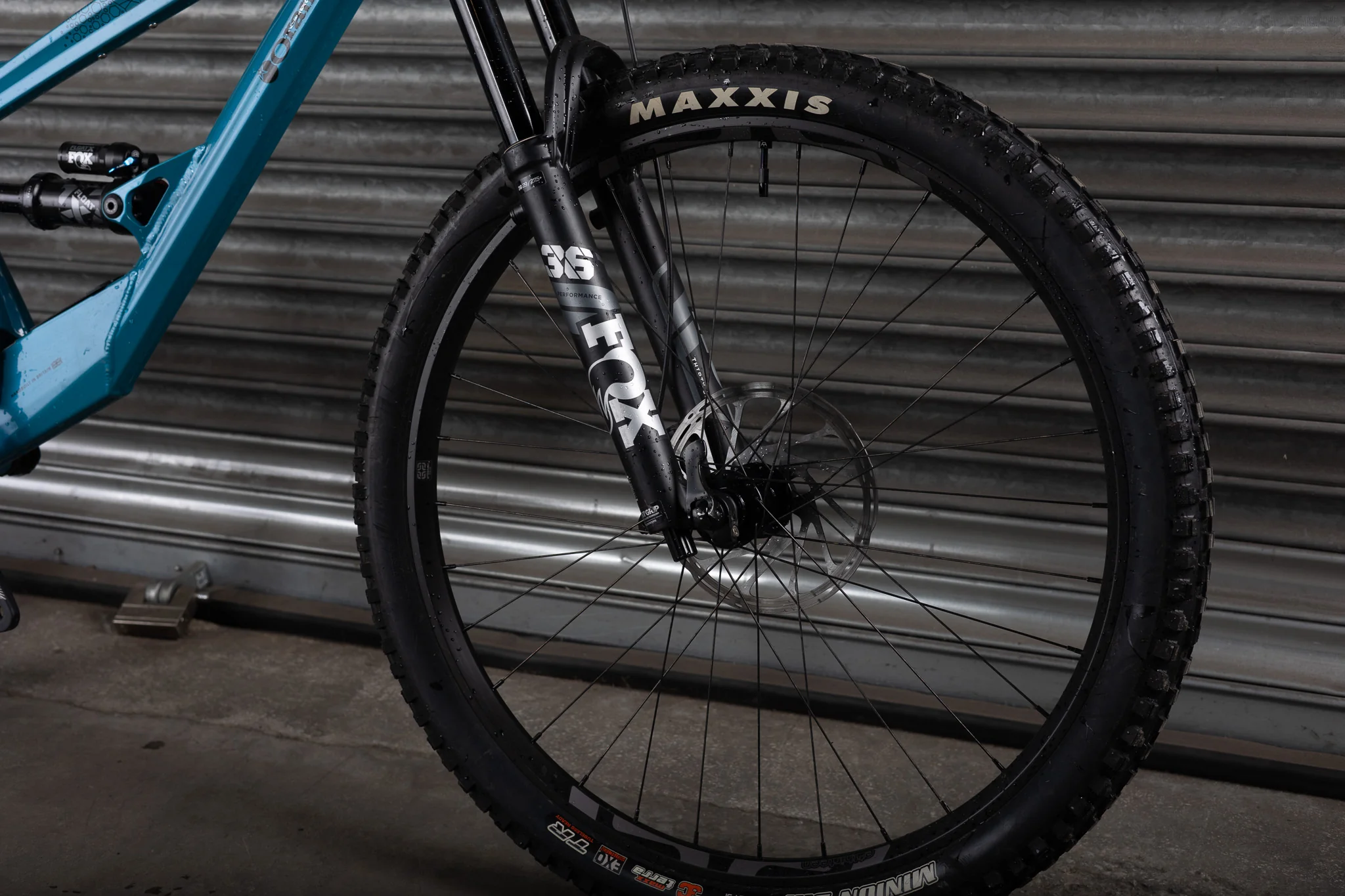 Ex-Demo 2025 Switch 6 Pro, Large, Yorkshire Teal - Image 3