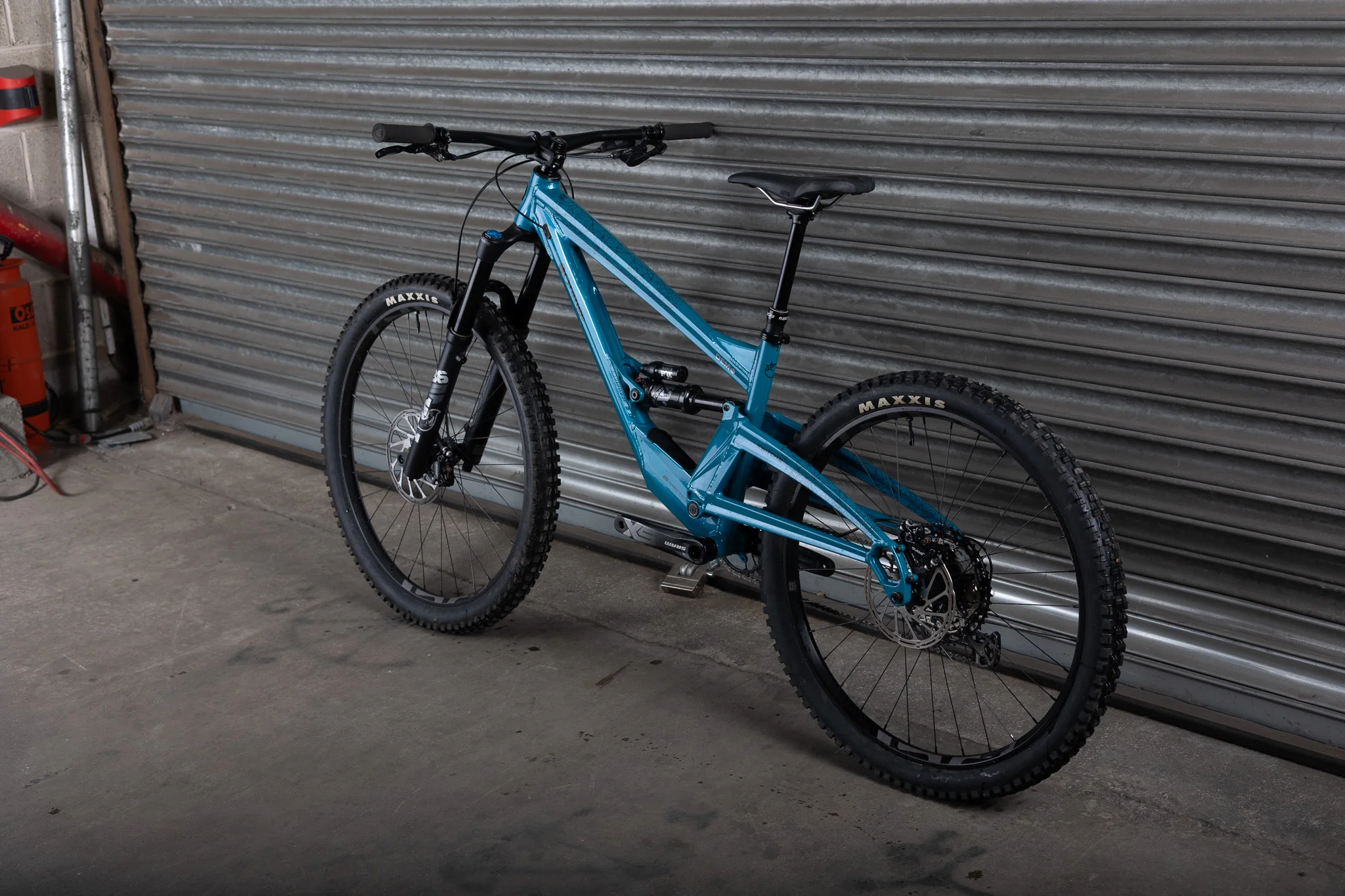 Ex-Demo 2025 Switch 6 Pro, Large, Yorkshire Teal - Image 7