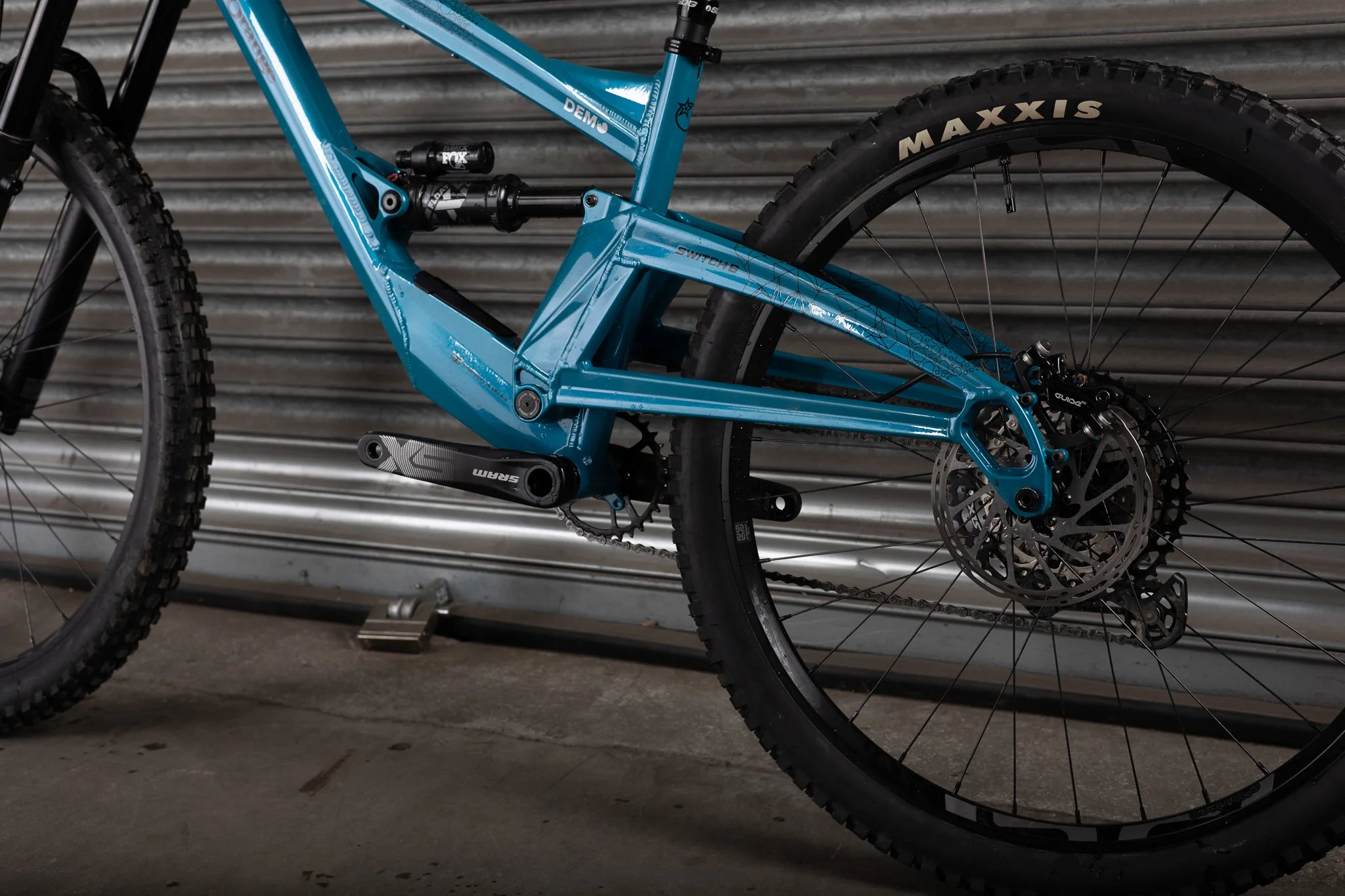 Ex-Demo 2025 Switch 6 Pro, Large, Yorkshire Teal - Image 8