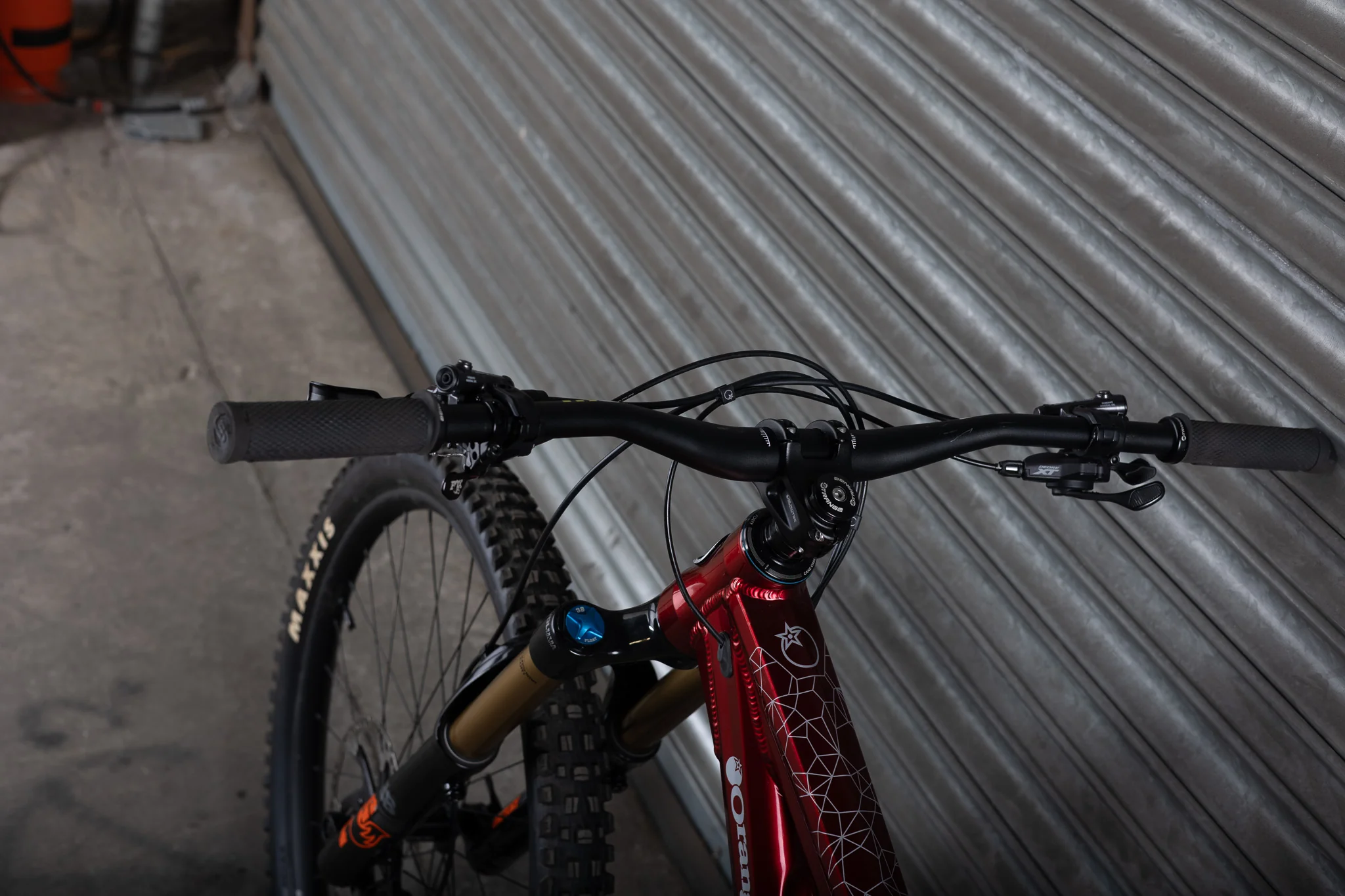 Ex-Demo 2025 Switch 7 Factory, Large, OxBlood Red - Image 12