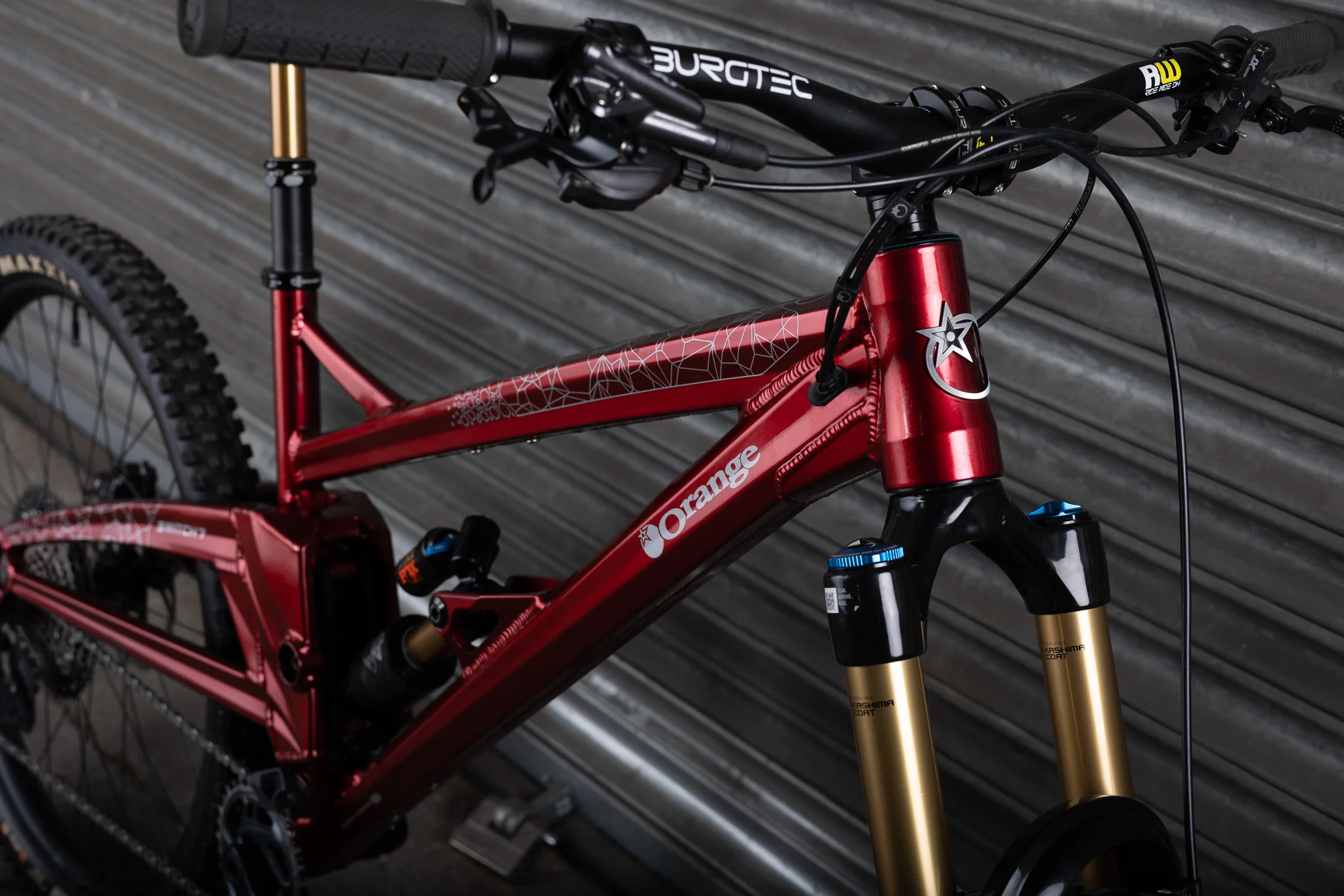 Ex-Demo 2025 Switch 7 Factory, Large, OxBlood Red - Image 3