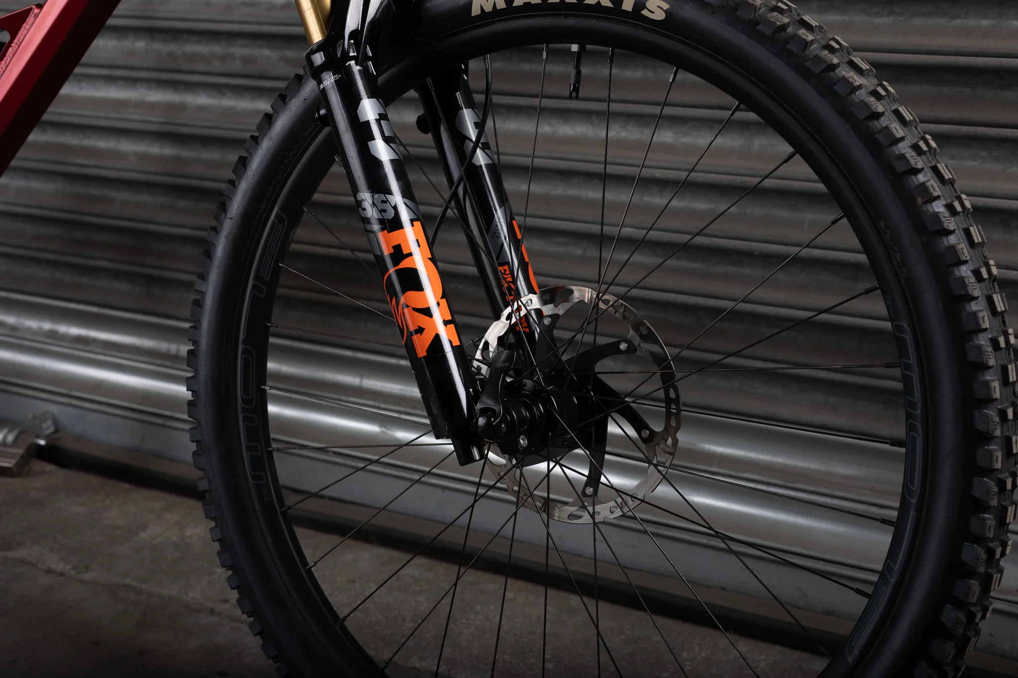 Ex-Demo 2025 Switch 7 Factory, Large, OxBlood Red - Image 4