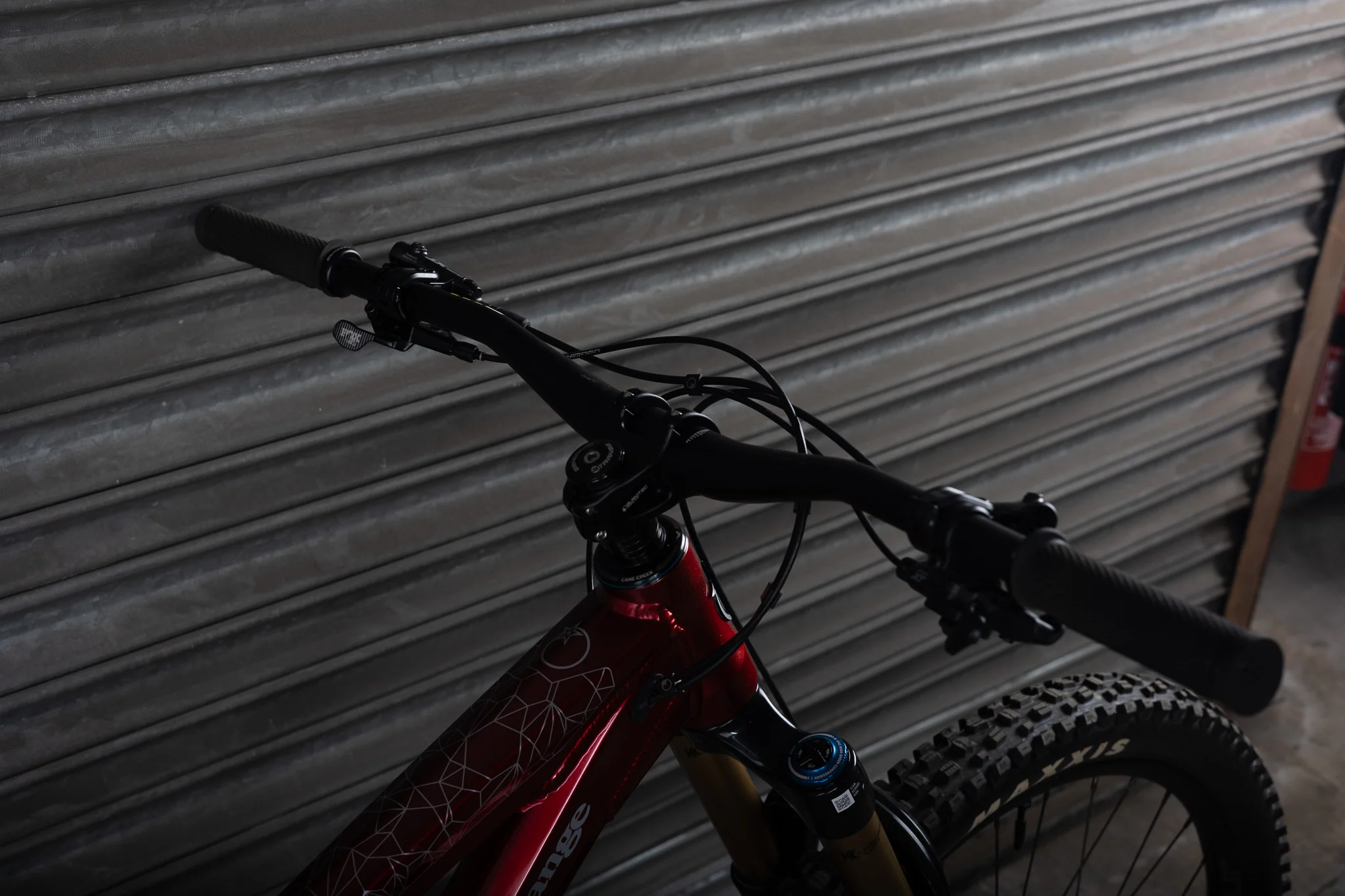 Ex-Demo 2025 Switch 7 Factory, Large, OxBlood Red - Image 7