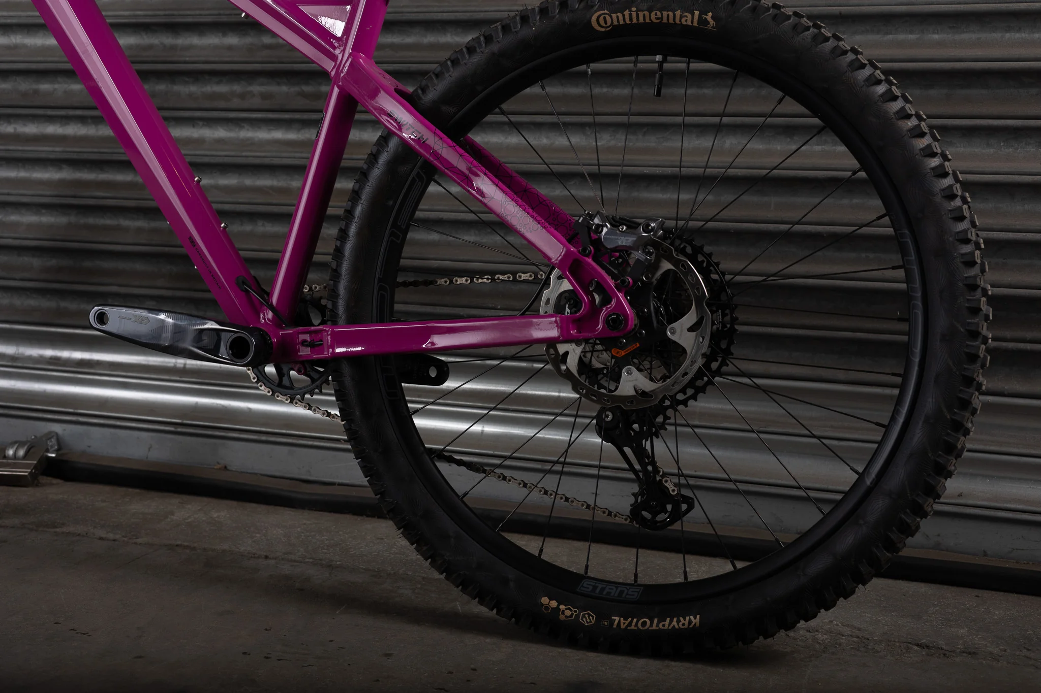 Ex-Demo 2025 Switch Hardtail Factory, Large, Fuchsia - Image 10