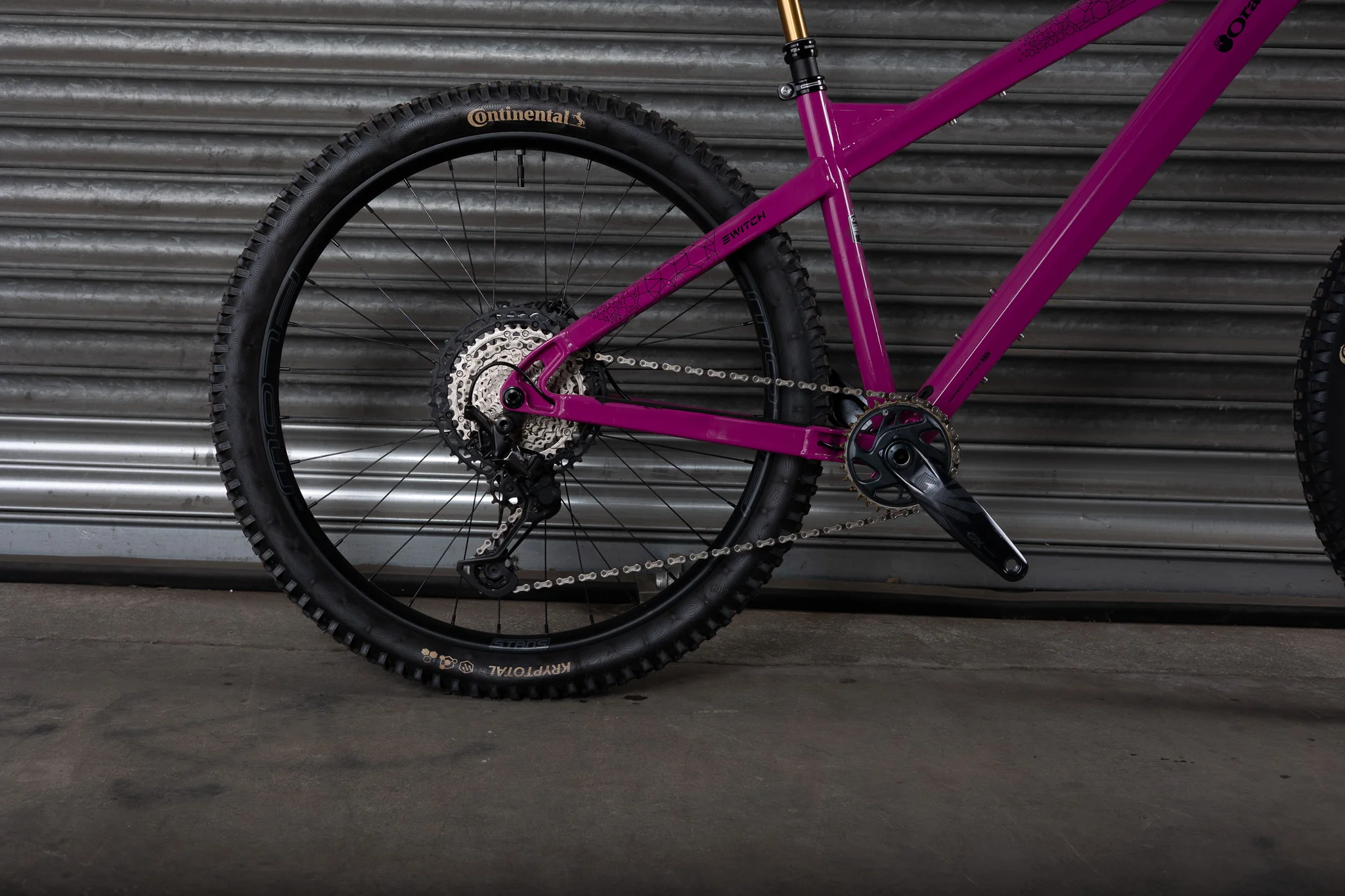 Ex-Demo 2025 Switch Hardtail Factory, Large, Fuchsia - Image 6