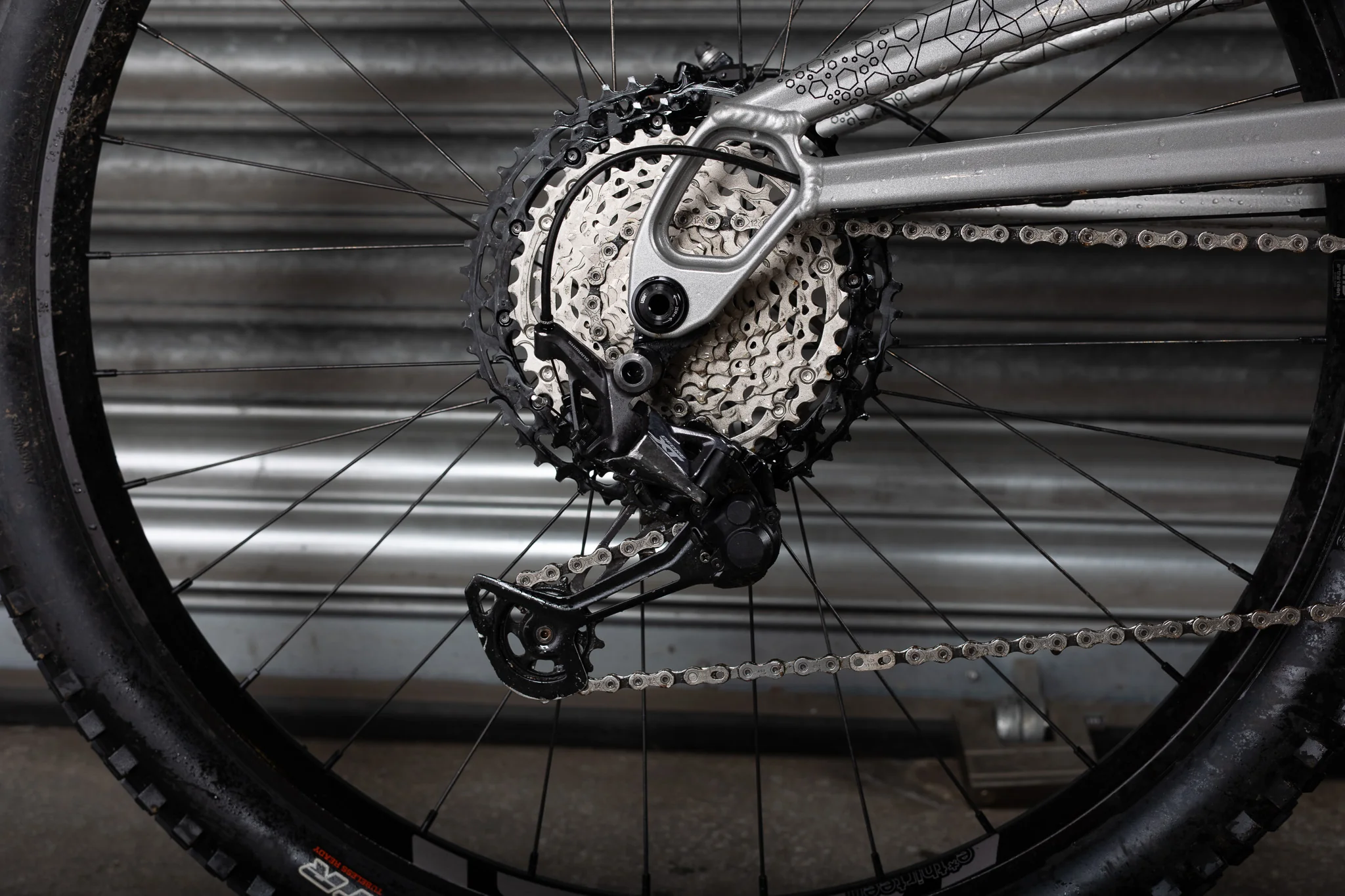 Ex-Demo 2025 Stage 6 Pro, Medium, Silver Treasure - Image 5