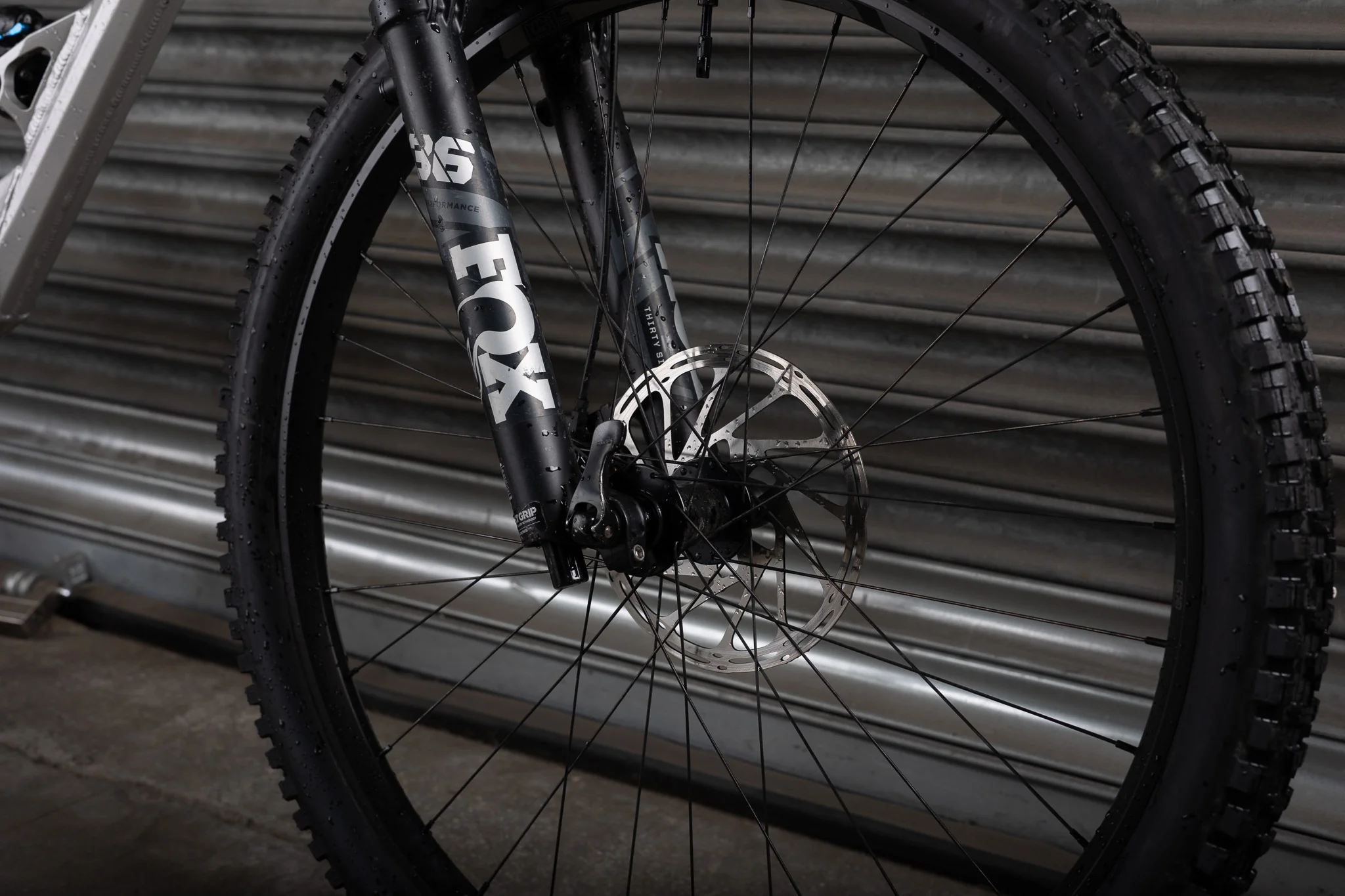 Ex-Demo 2025 Stage 6 Pro, Medium, Silver Treasure - Image 6