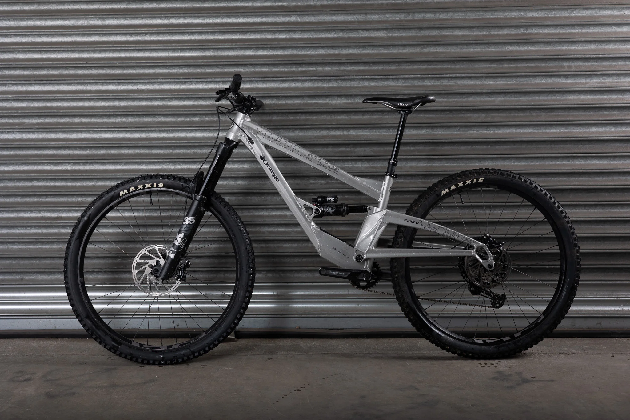 Ex-Demo 2025 Stage 6 Pro, Medium, Silver Treasure - Image 7