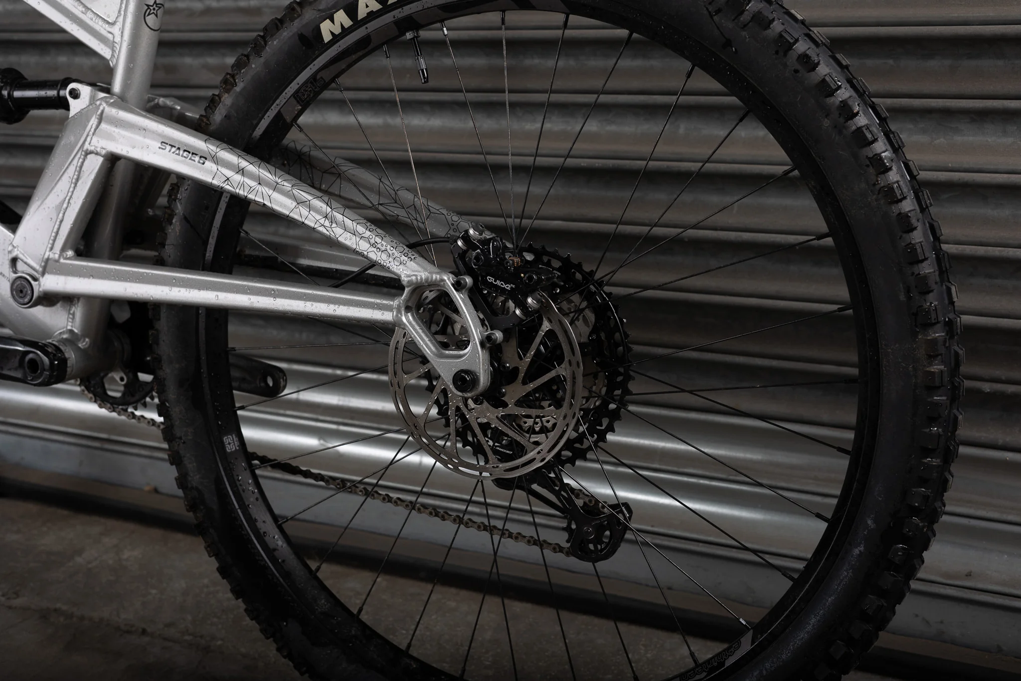 Ex-Demo 2025 Stage 6 Pro, Medium, Silver Treasure - Image 9