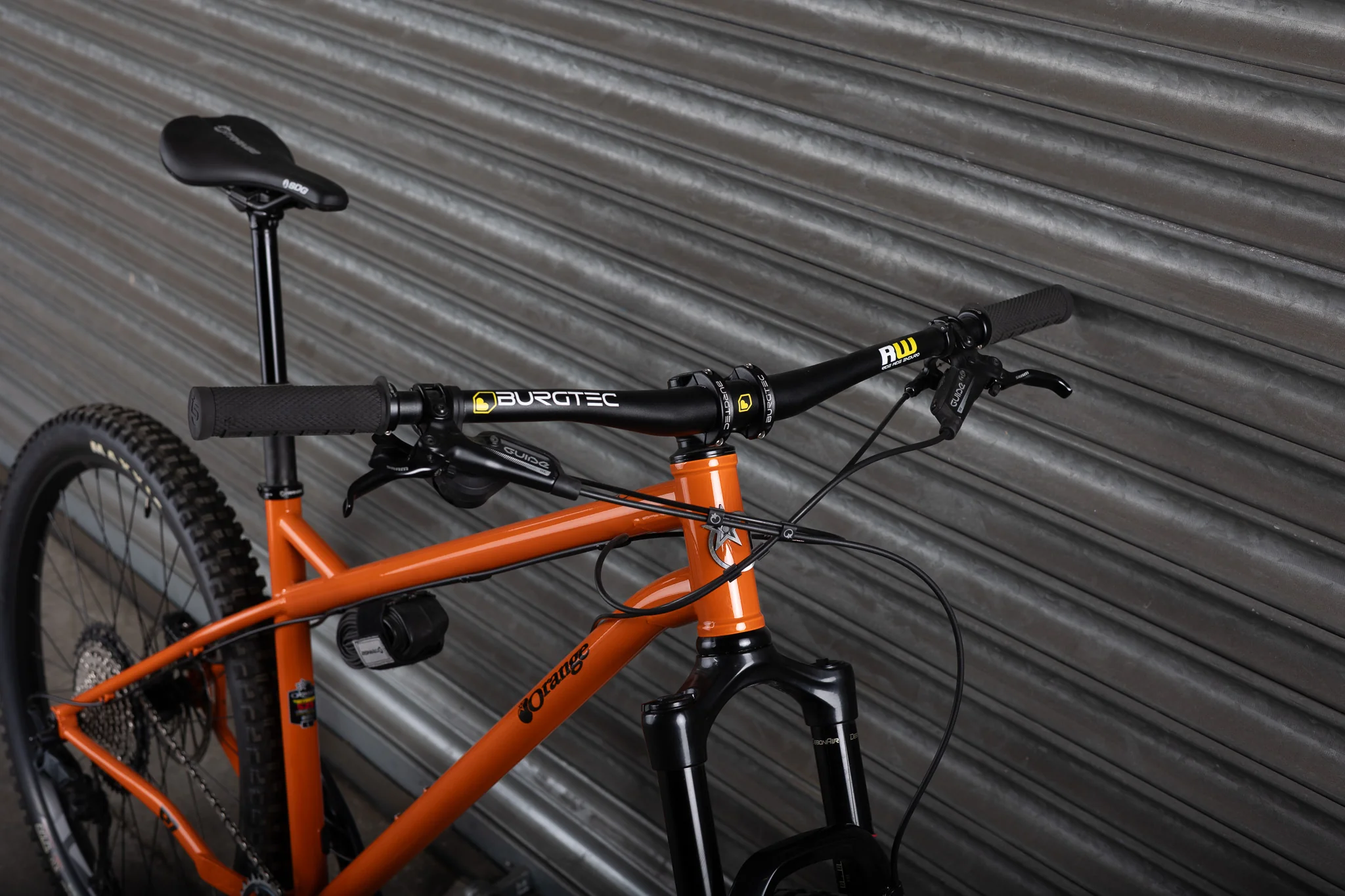 P7 MX RS, Large, Fizzy Orange - Image 4