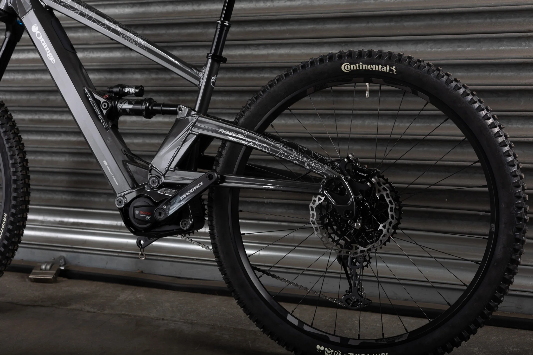 BRAND NEW! Phase Evo 29 Pro, Medium, Charcoal Grey - Image 10