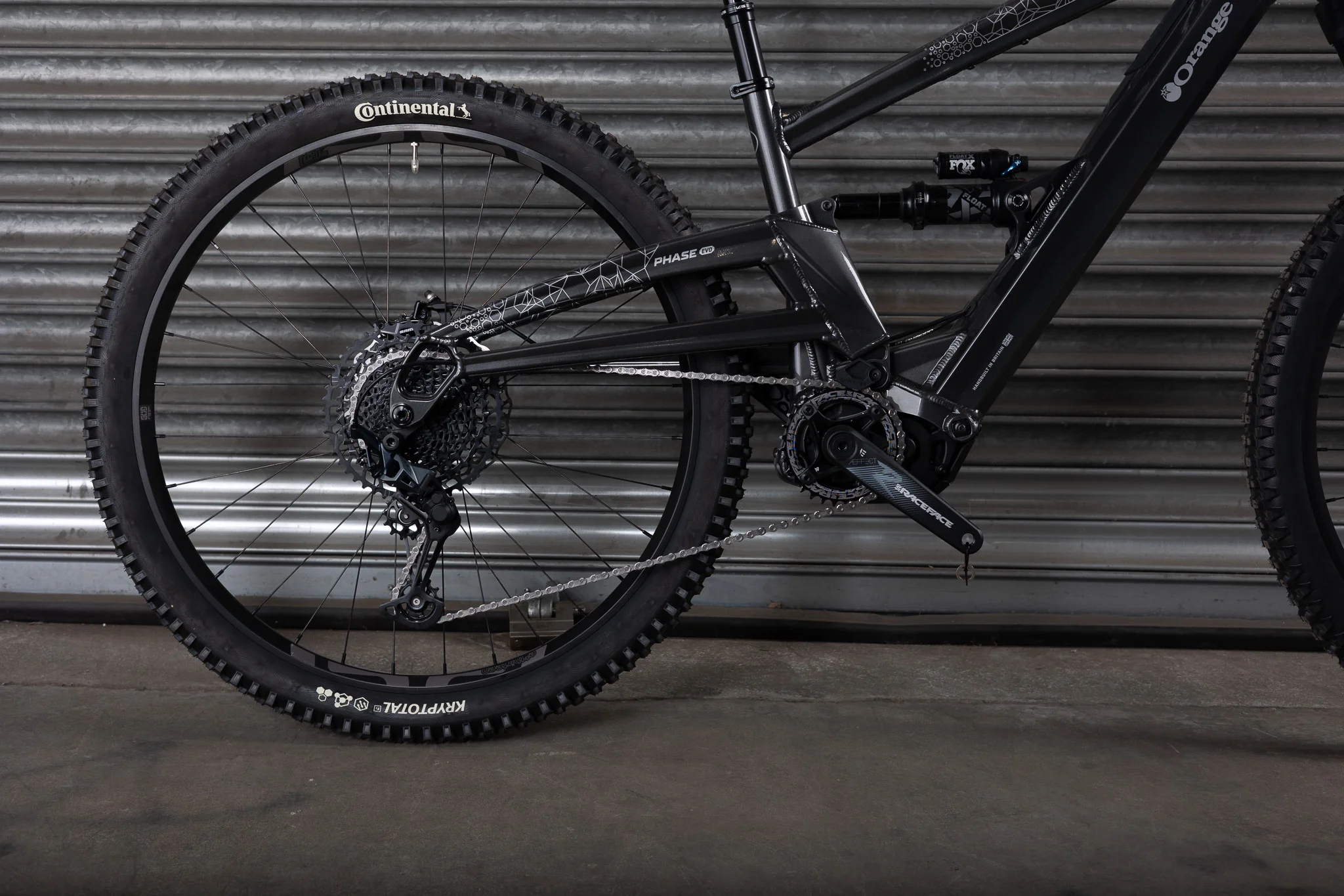 BRAND NEW! Phase Evo 29 Pro, Medium, Charcoal Grey - Image 5